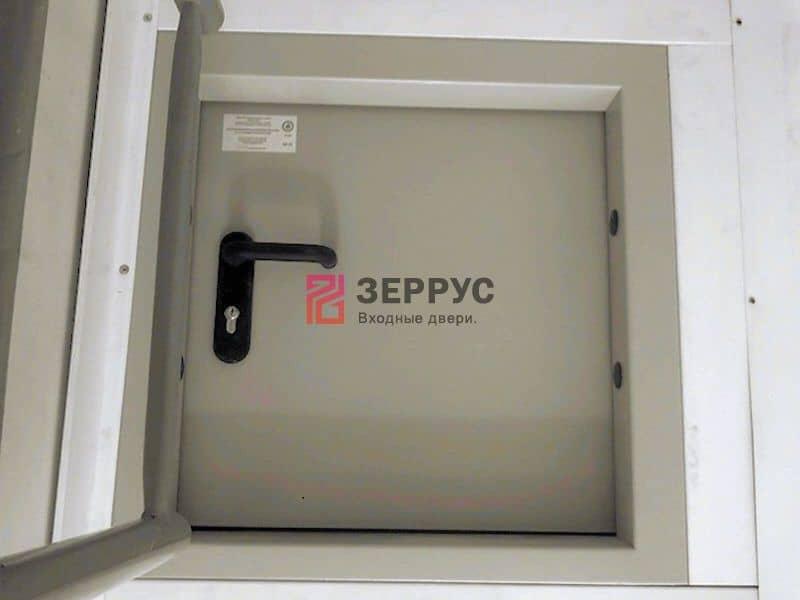 Установленный противопожарный люк Зеррус — пример 13